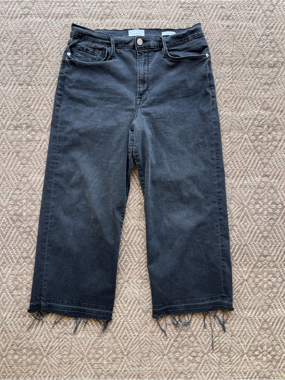 FRAME Ali Wide Crop Jeans Faded Black Raw Hem‎ Wide Leg Womens 32
